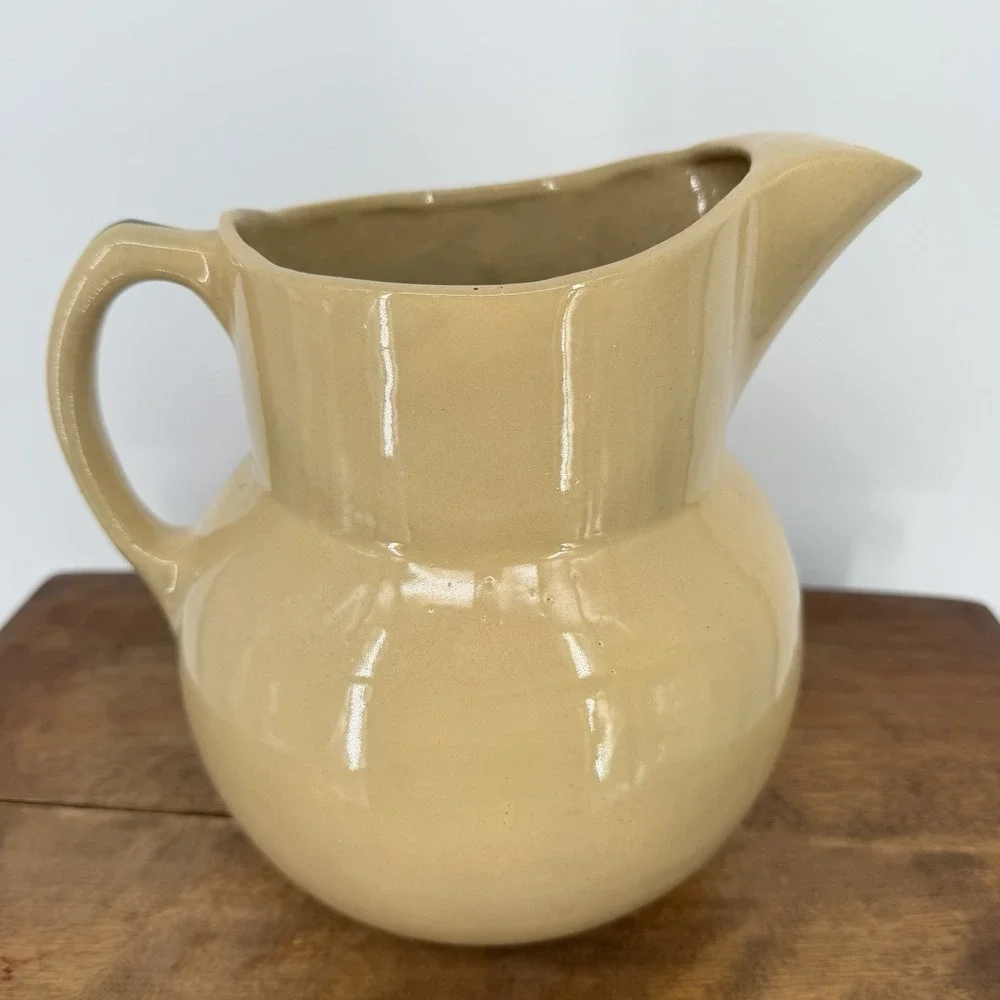VTG Watt Pottery Apple Pitcher #17 Large 64oz Ice Lip Oven Ware USA - No Crazing